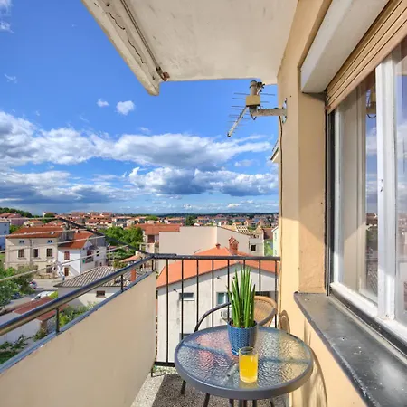 アパート Gordana With Balcony And Parking プーラ