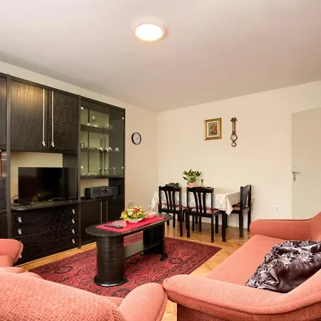 Gordana With Balcony And Parking * Póla