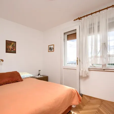 Gordana With Balcony And Parking * Póla