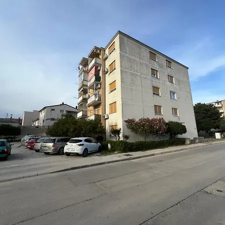 Apartmán Gordana With Balcony And Parking Pula