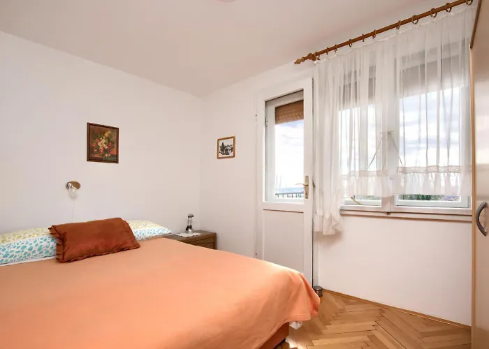 Gordana With Balcony And Parking * 普拉
